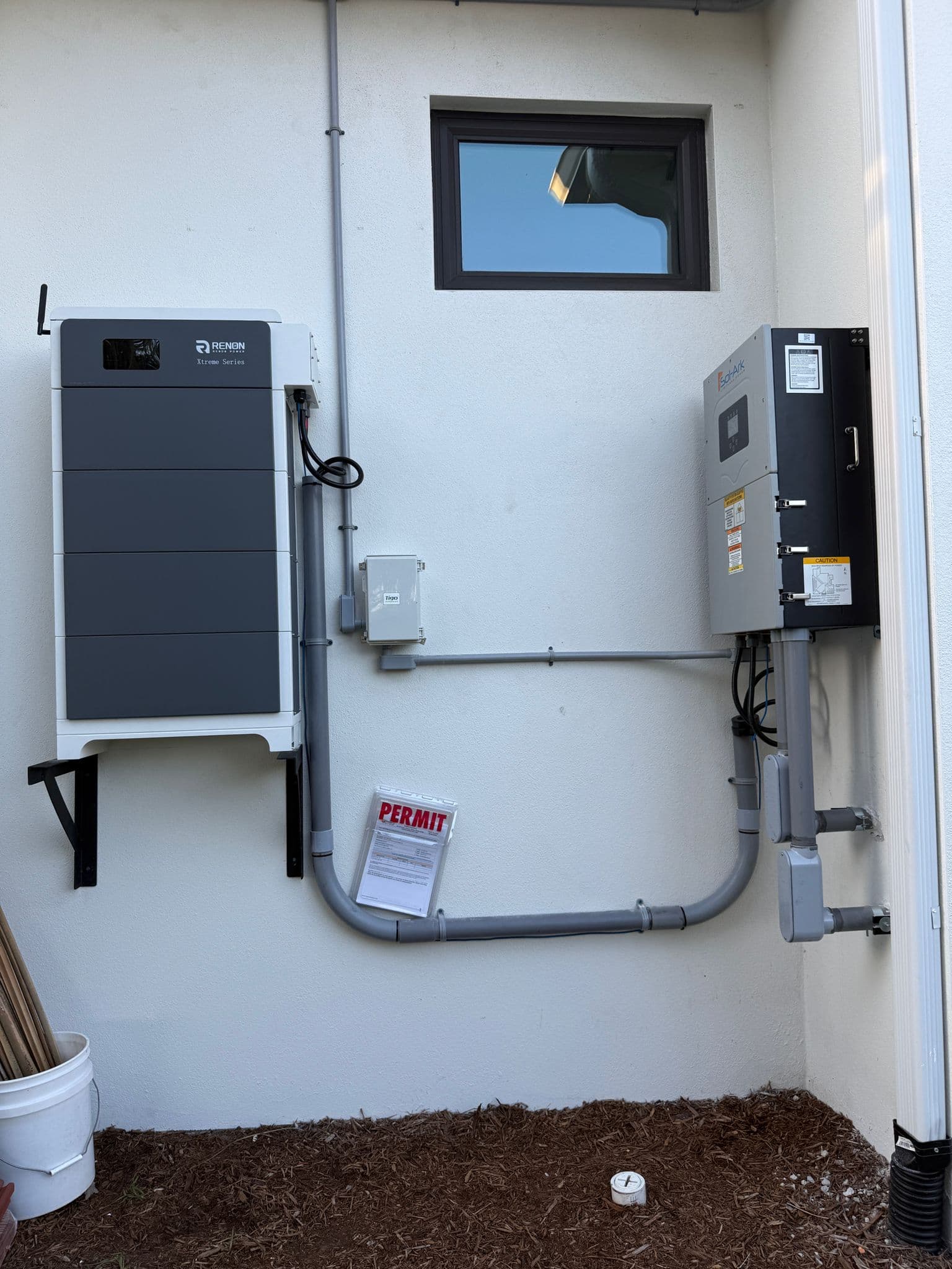 Exterior battery backup system installation by S7 Solar , Renon and Sol-Ark equipment